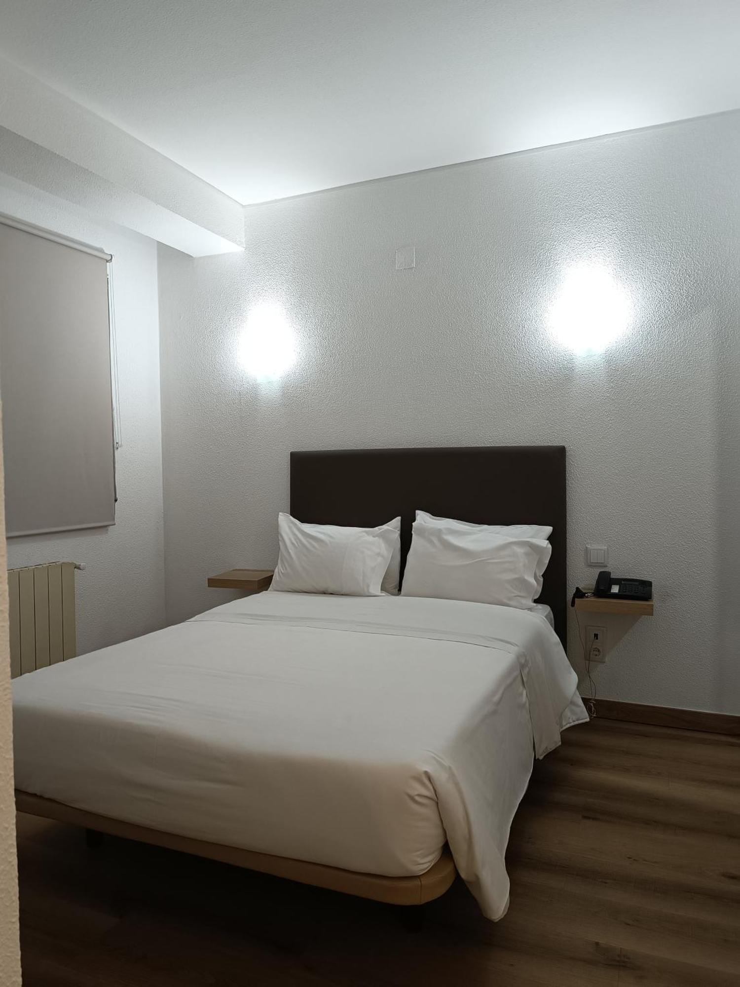 Deluxe Double Room Extra Bed,1769558002:JPEG