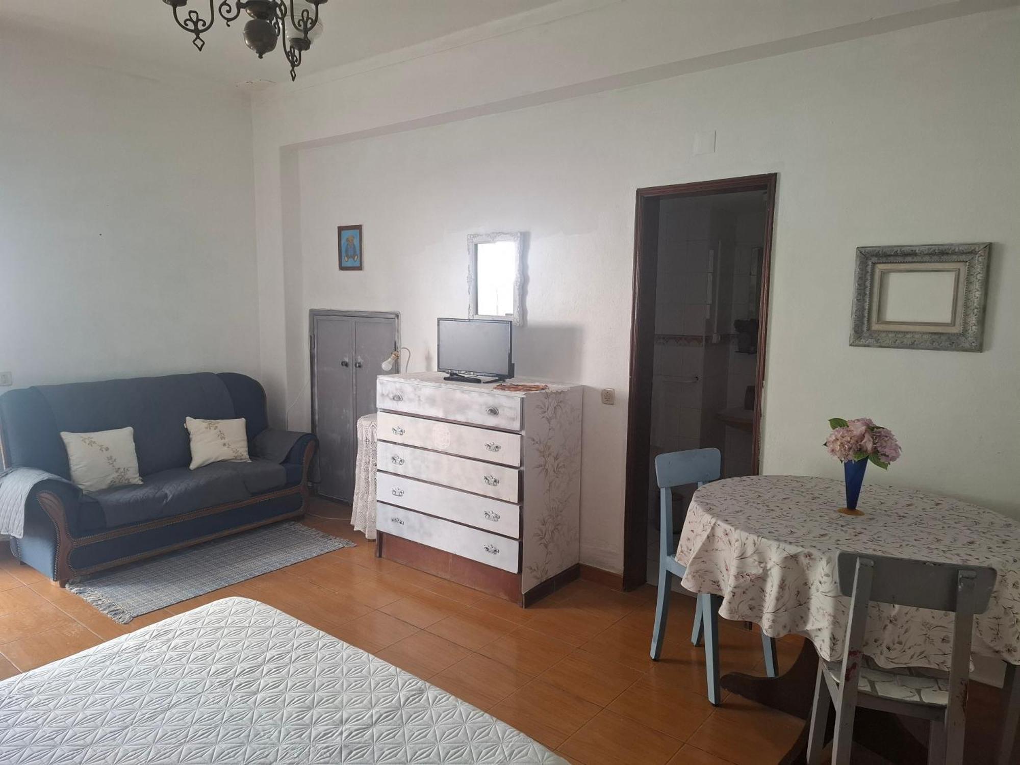 Economy Twin Room