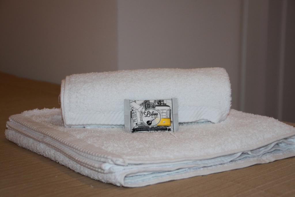 Twin Room with Shared Bathroom,191154811:JPEG