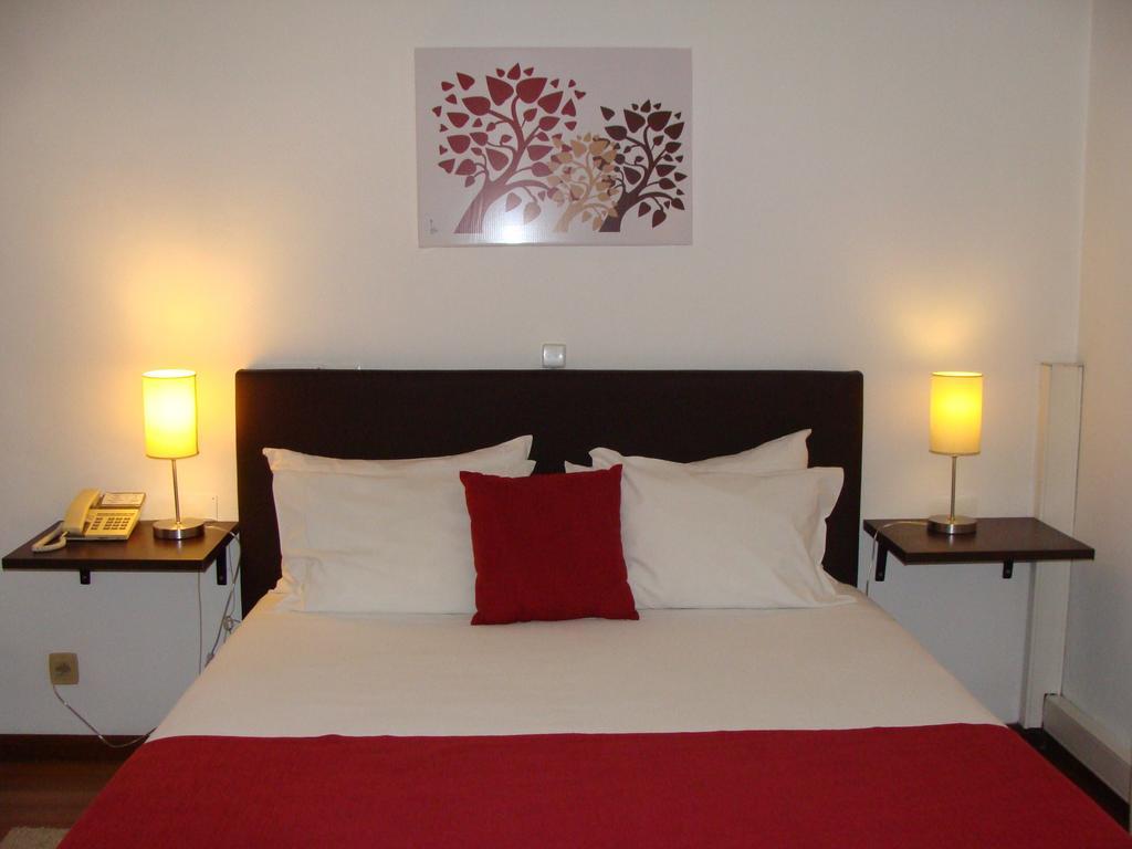 Quarto com Cama de Casal ou 2 de Solteiro