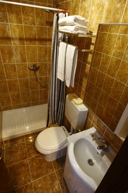 Quarto Duplo com Casa de Banho Privativa