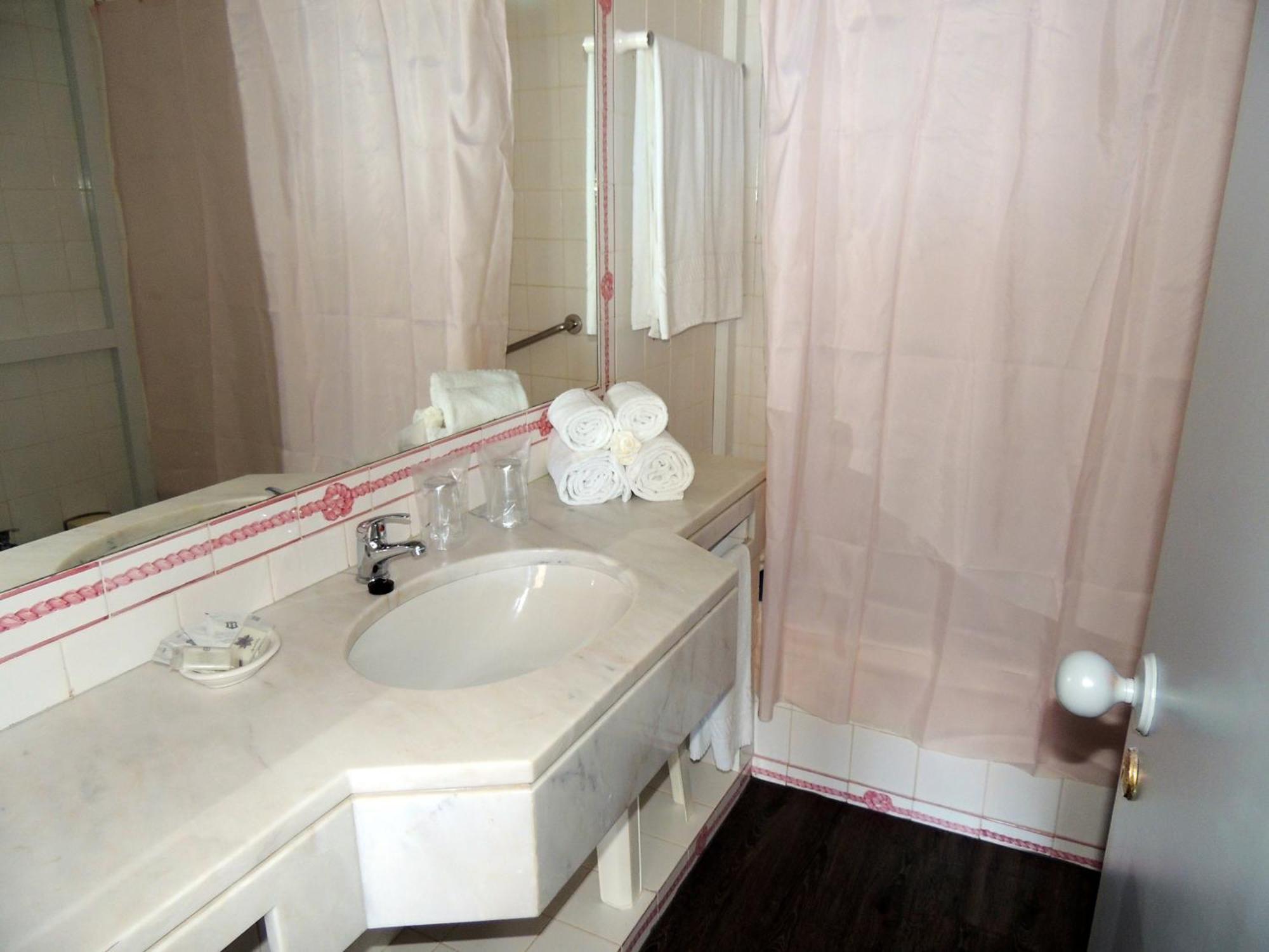 Two-Bedroom Apartment with Frontal Sea View,264199881:JPEG