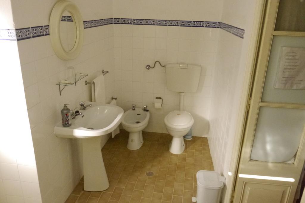Family Room Private Bathroom,258740717:JPEG