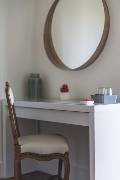 Chambre Double ou Lits Jumeaux avec Salle de Bains Commune et Balcon - Vue sur Ville