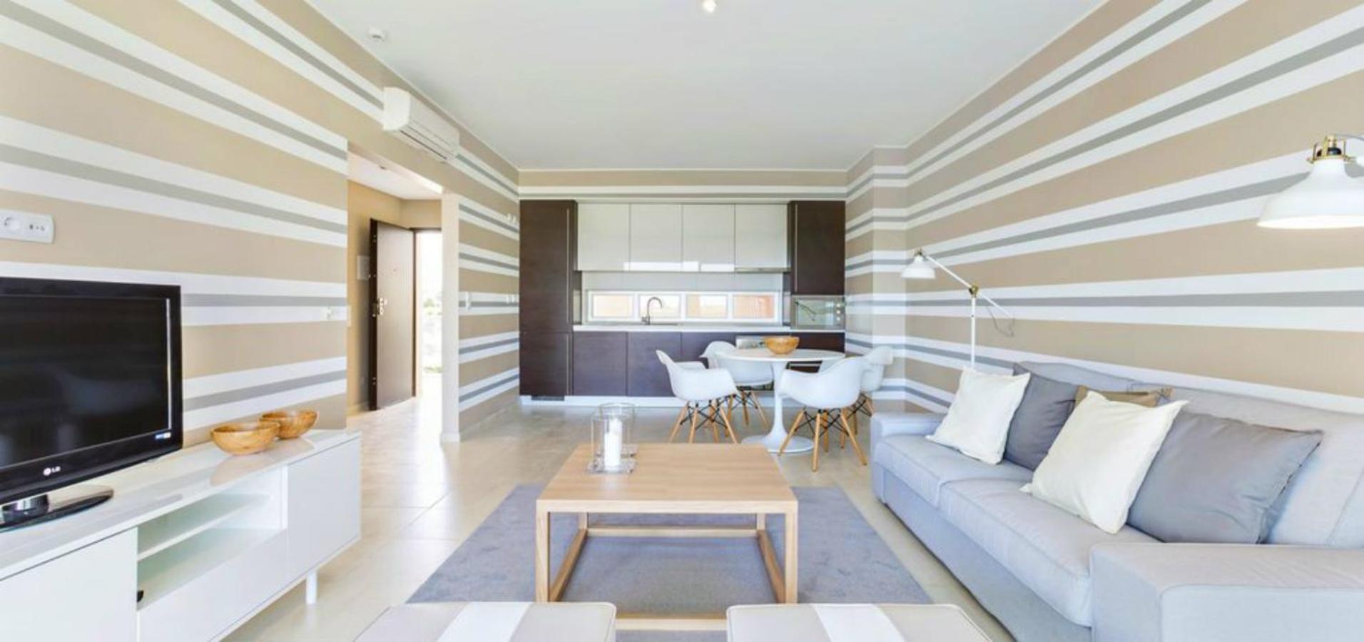 Apartamento de 2 Quartos com Vista para a Piscina