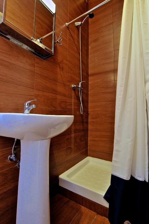 Habitación Doble Económica con baño compartido