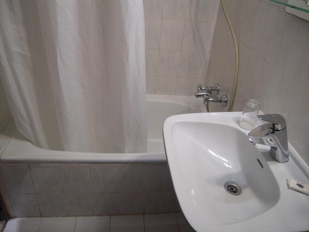 Economic Triple Room