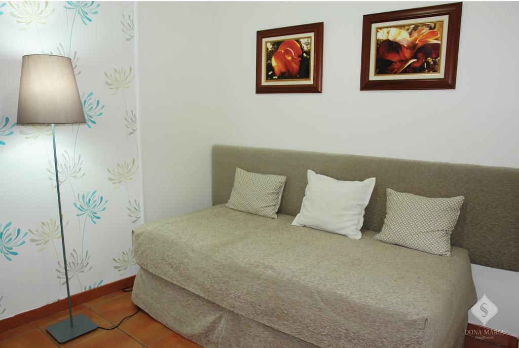 Family Room,403615152:JPEG