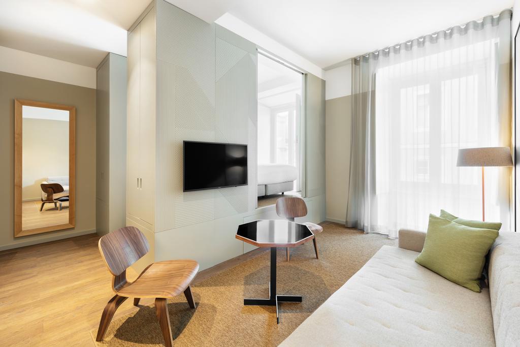 Studio (4 Adults),822721289:JPEG