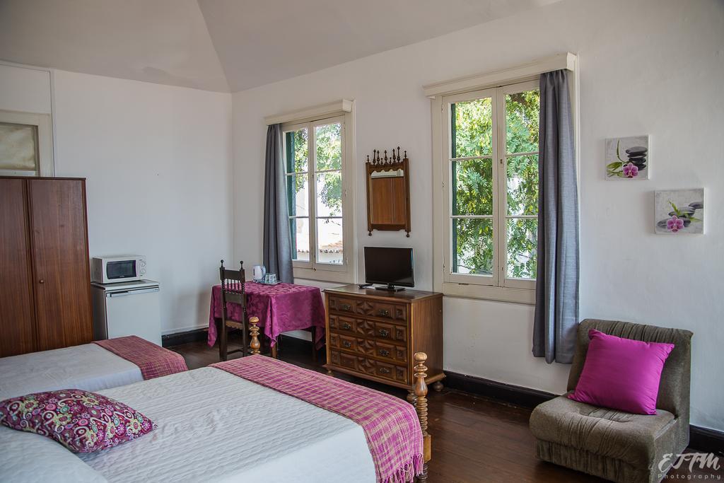 Dreibettzimmer mit Gemeinschaftsbad