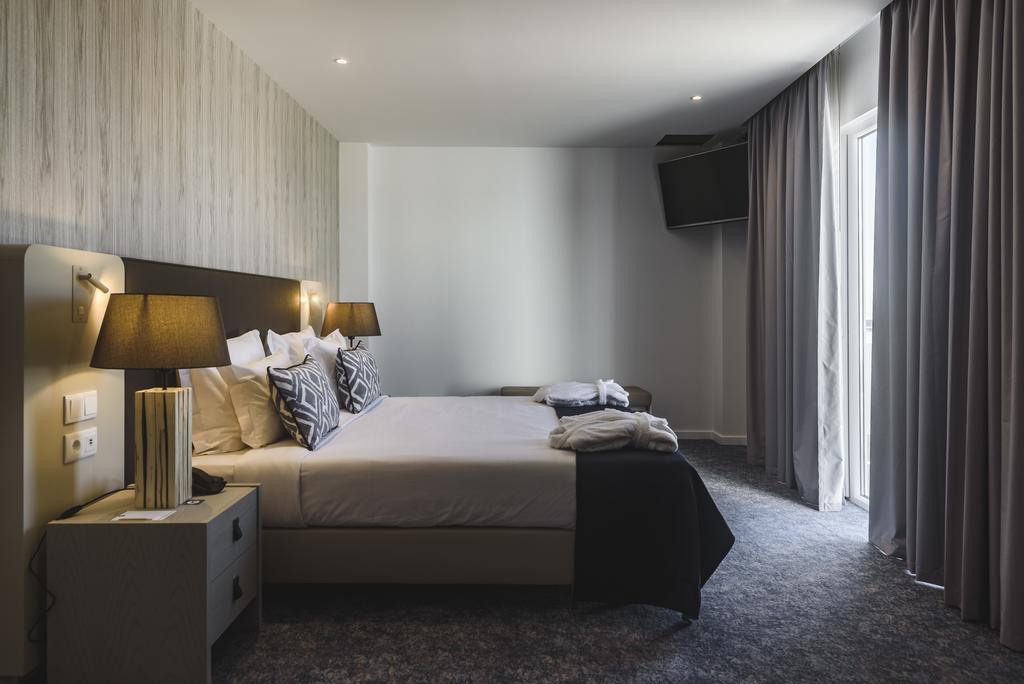 Standard Family Room,451754649:JPEG