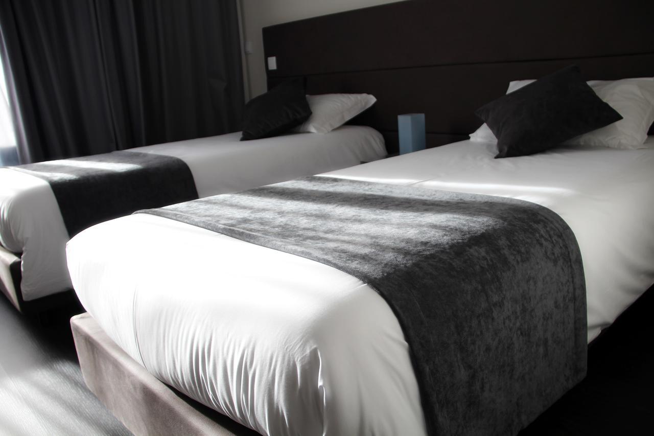 Quarto Twin com Casa de Banho