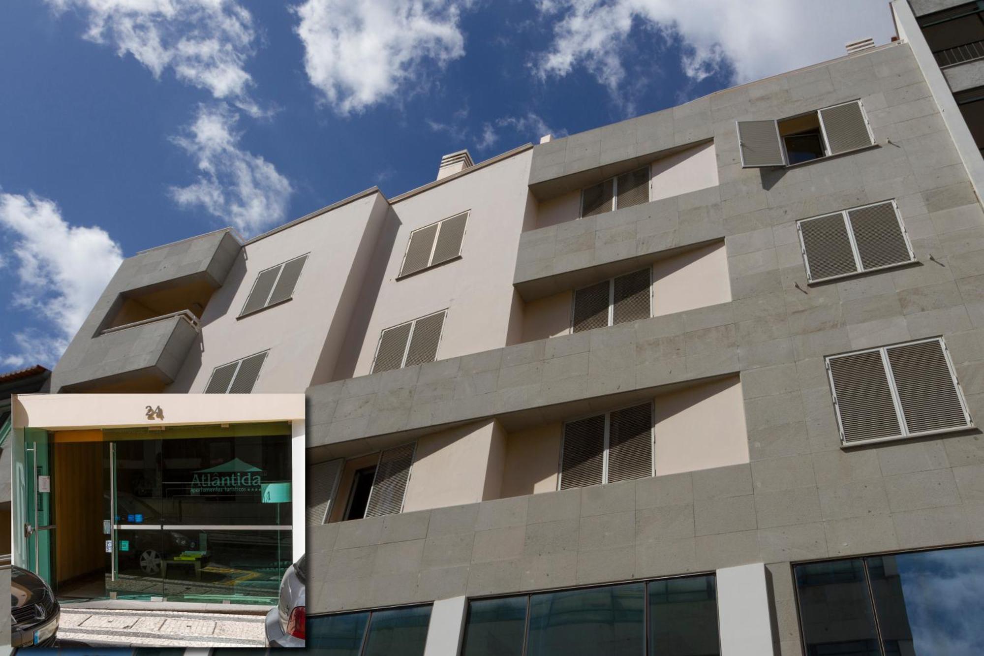 Apartamento com Varanda
