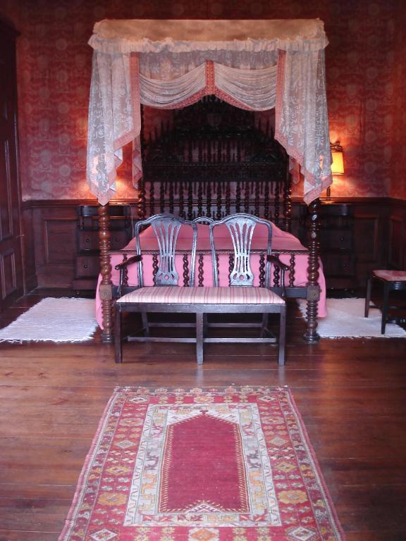 Quarto com Cama de Casal ou 2 de Solteiro