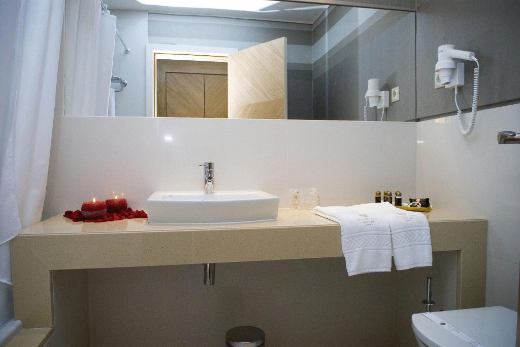 Quarto Familiar (2 Adultos + 2 Crianças)
