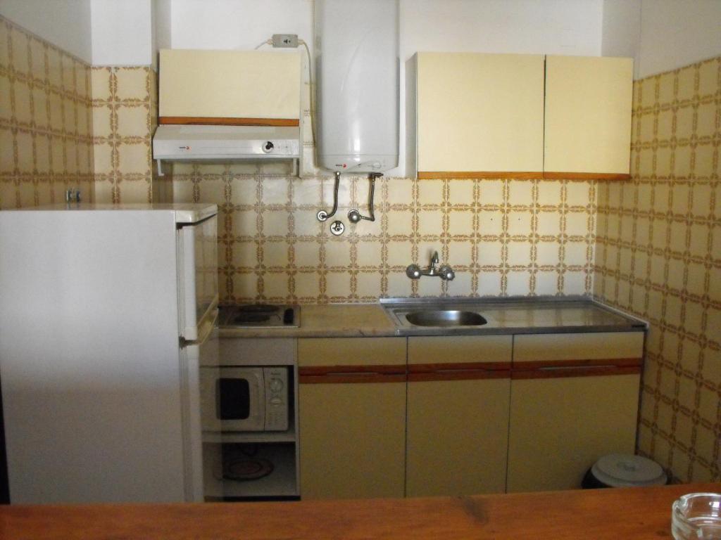 Studio (2 Adults),63424795:JPEG