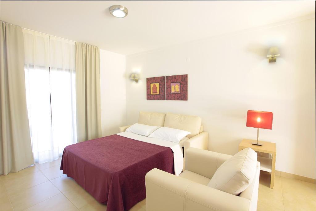 Two-Bedroom Apartment,557252637:JPEG
