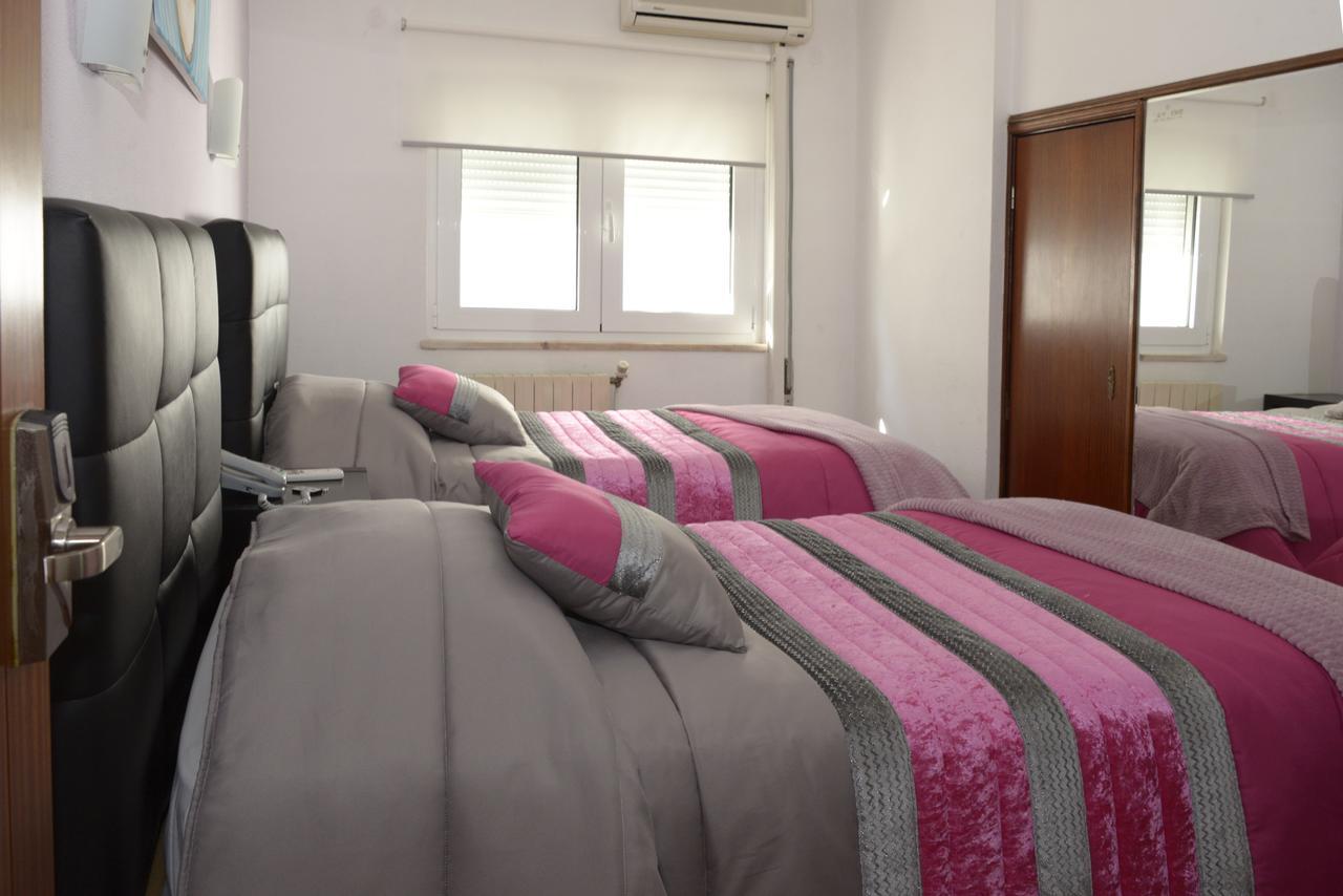 Twin Room,642131394:JPEG
