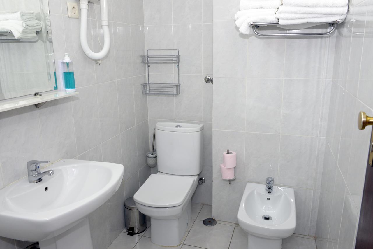 Family Room (4 Adults),831874190:JPEG