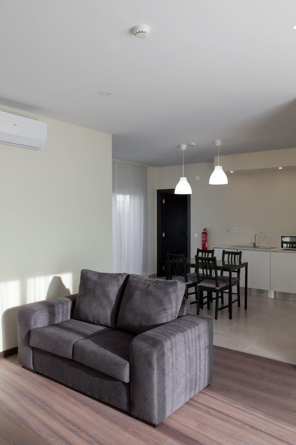 One-Bedroom Apartment,664281894:JPEG
