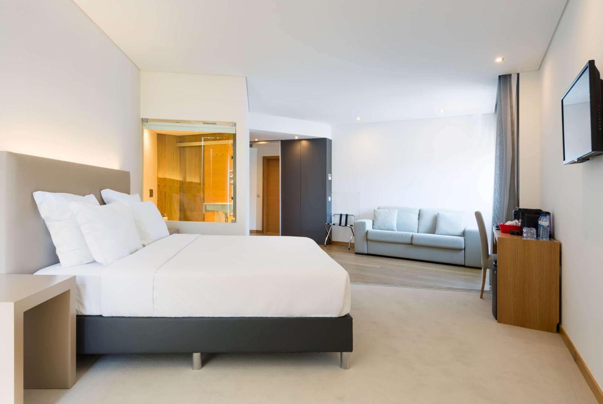 Quarto Premium com 1 Cama de Casal - Não Fumador