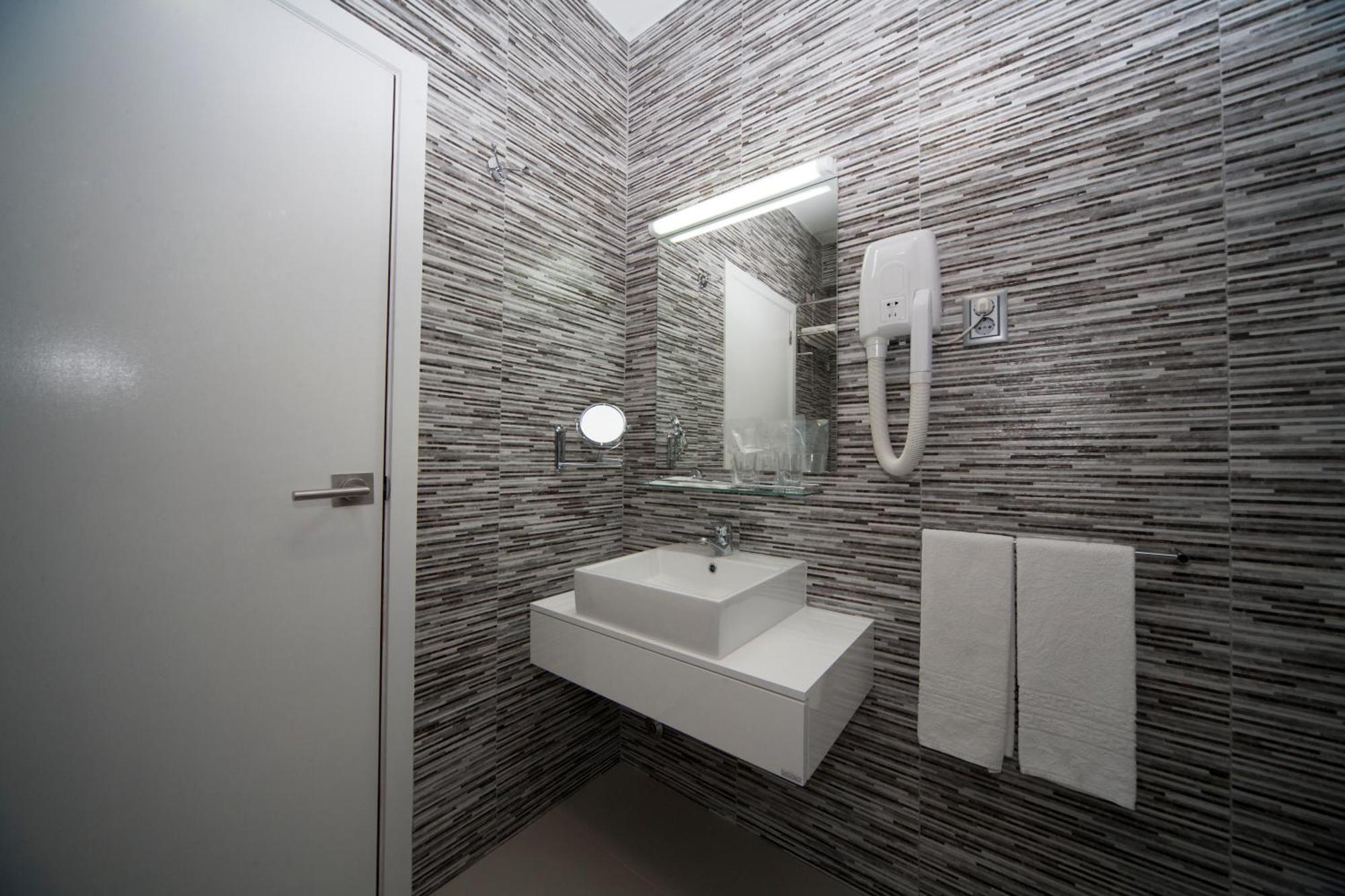 Habitación Familiar con acceso gratuito al club de salud (2 adultos + 1 niño)