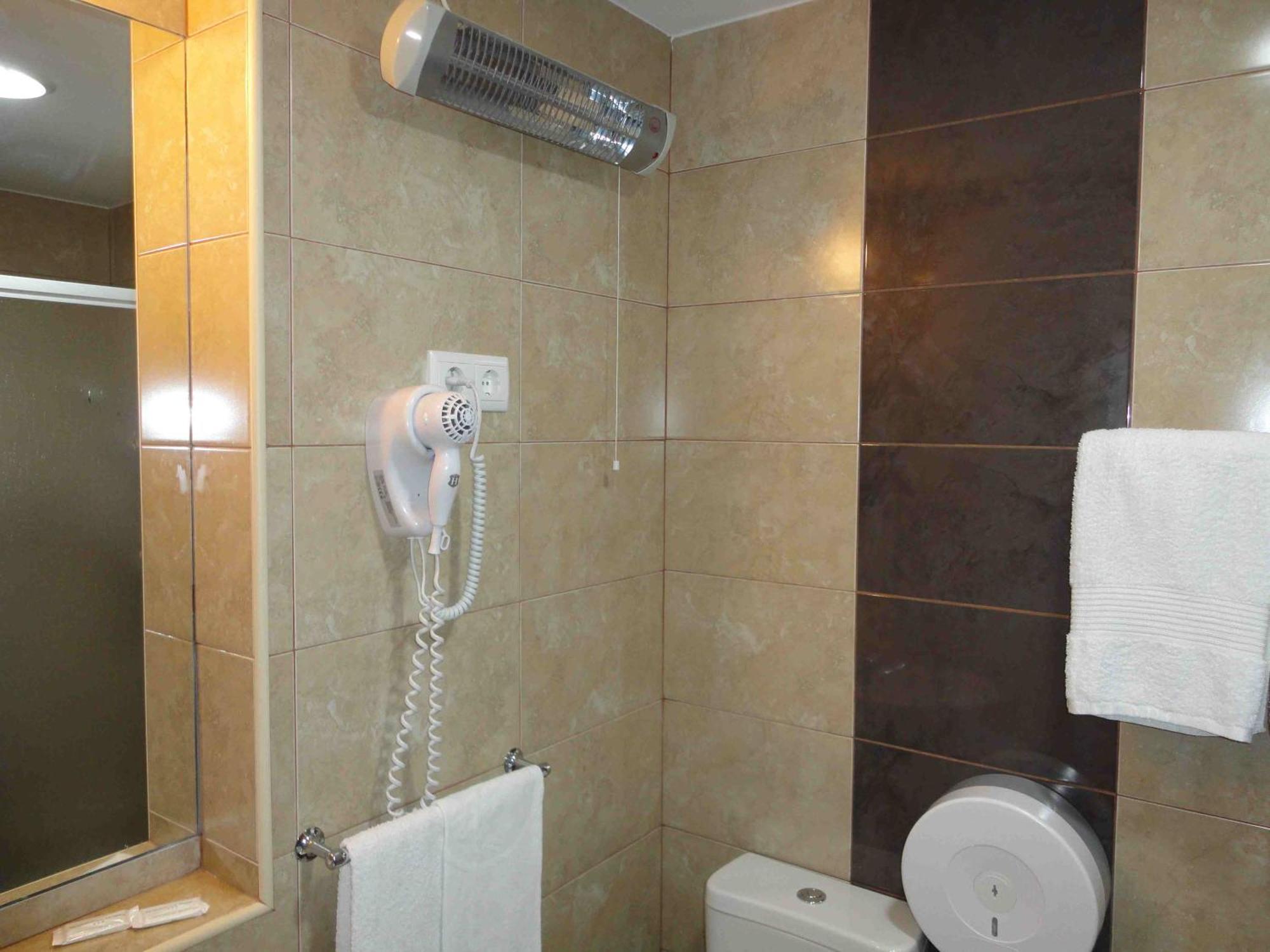Chambre Familiale (3 Adultes)