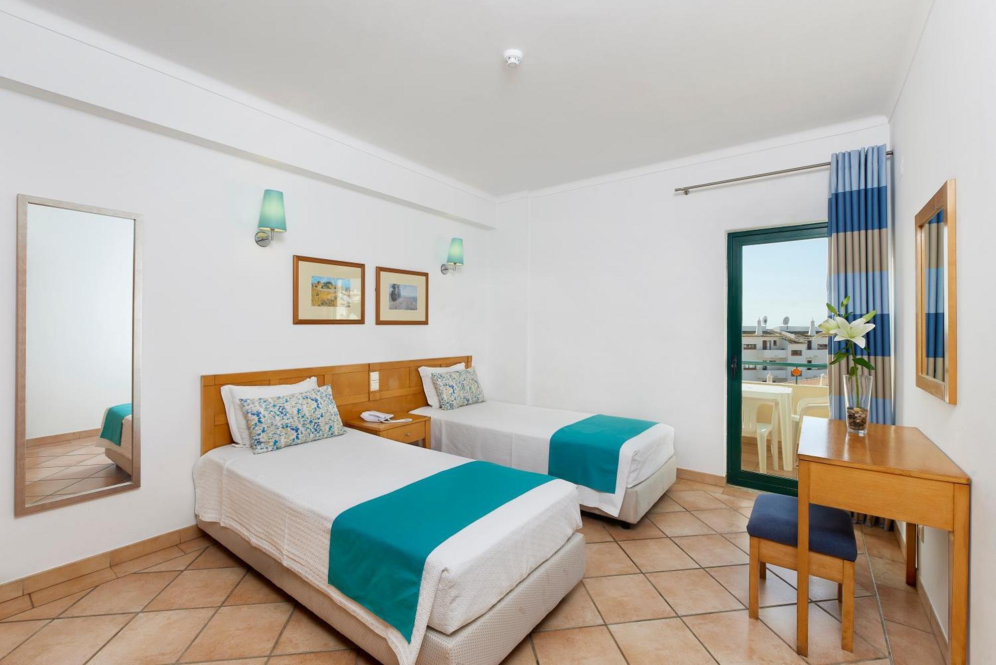 Apartamento Clássico com 1 Quarto - Lado da Piscina