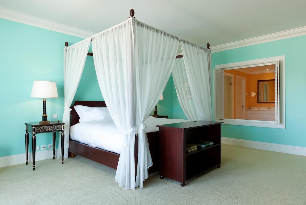Deluxe Suite with Panoramic River View