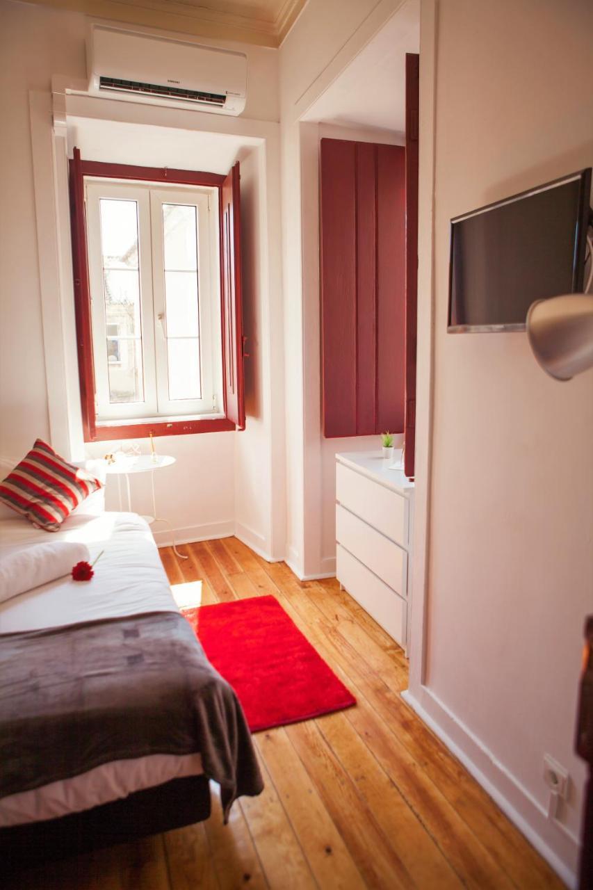 Quarto Individual com Banheiro Compartilhado