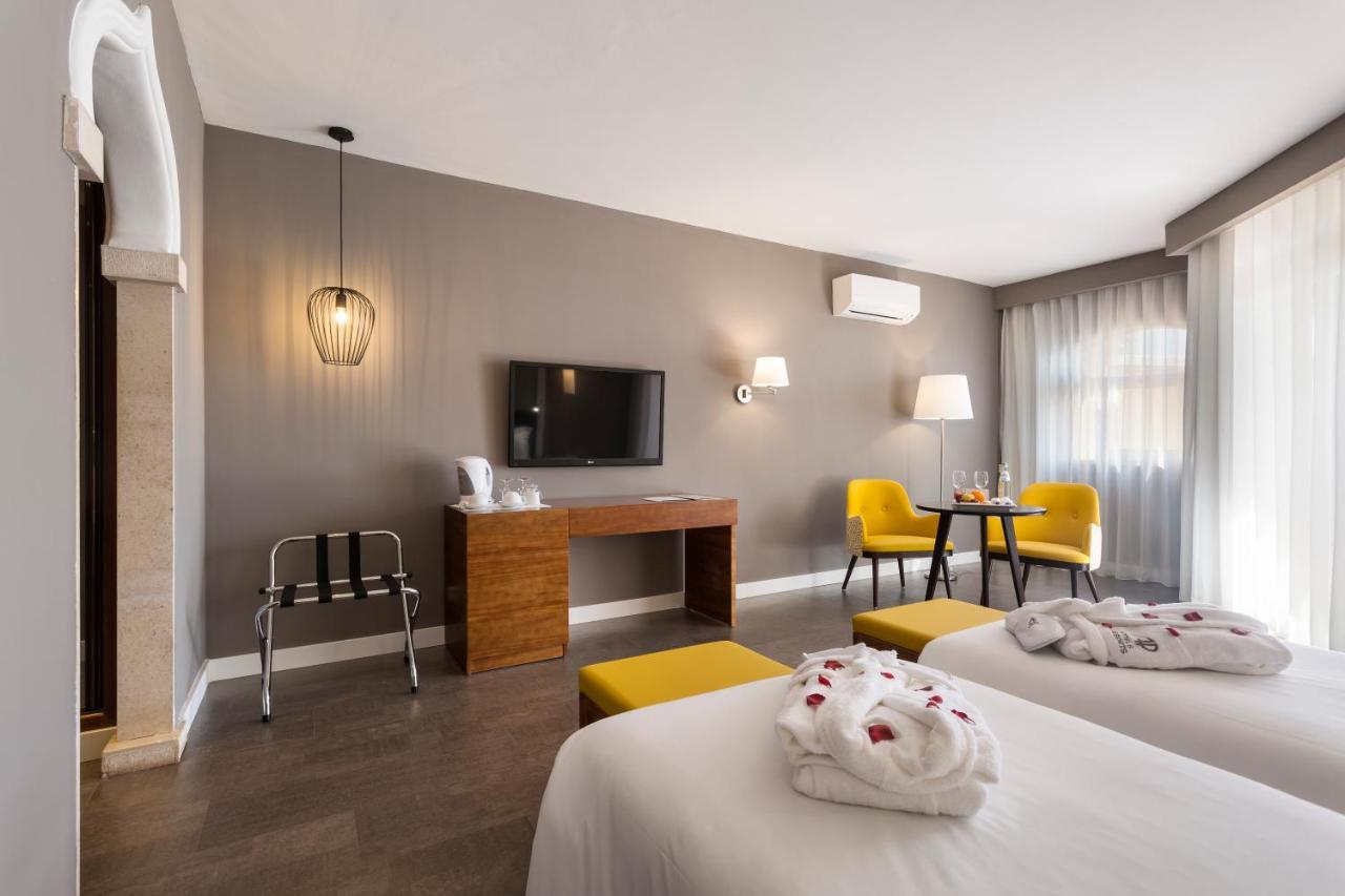 Double or Twin Room with Frontal Sea View,925528999:JPEG