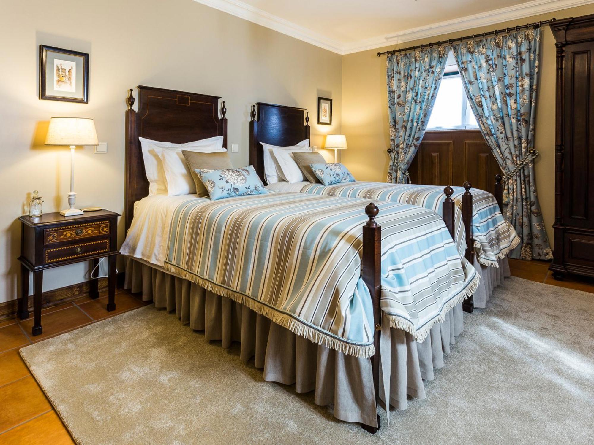 Deluxe Double or Twin Room,1206818818:JPEG