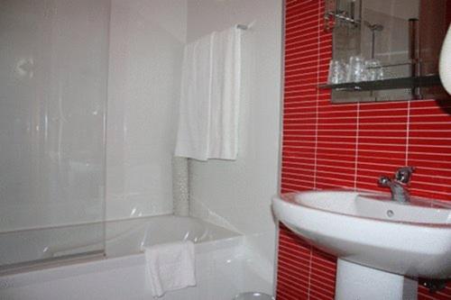 Twin Room,8389860:JPEG