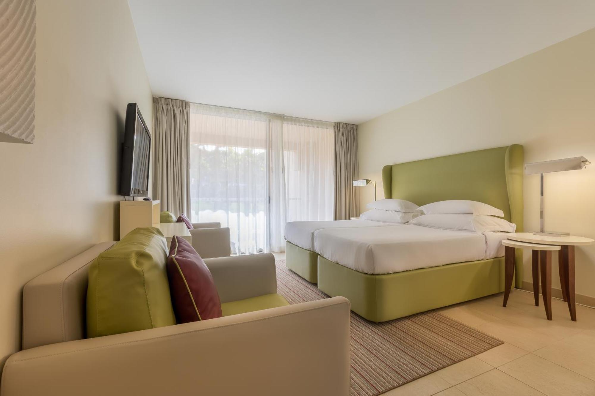 Family Room (4 persons)