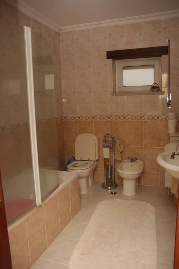 Quarto Deluxe (2 Adultos + 1 Criança)