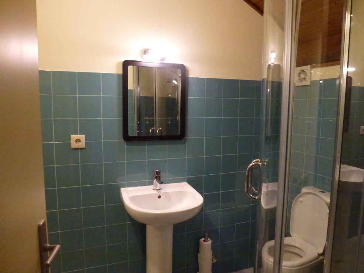 Cama em Dormitório Feminino com 8 Camas