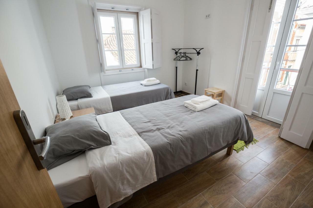 Quarto com 2 Camas de Solteiro e Varanda