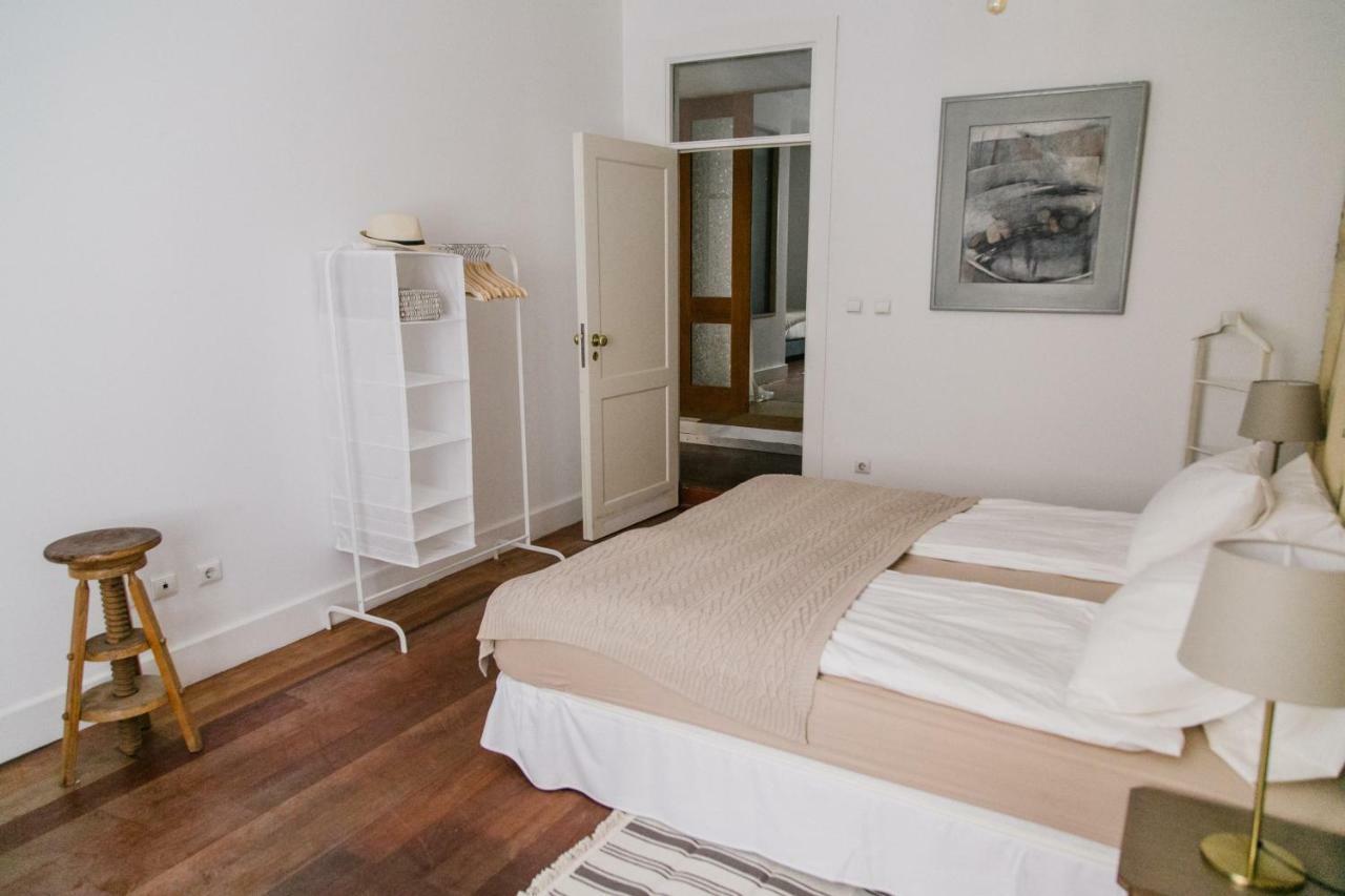 Quarto com Cama de Casal ou 2 de Solteiro e Banheiro Privativo