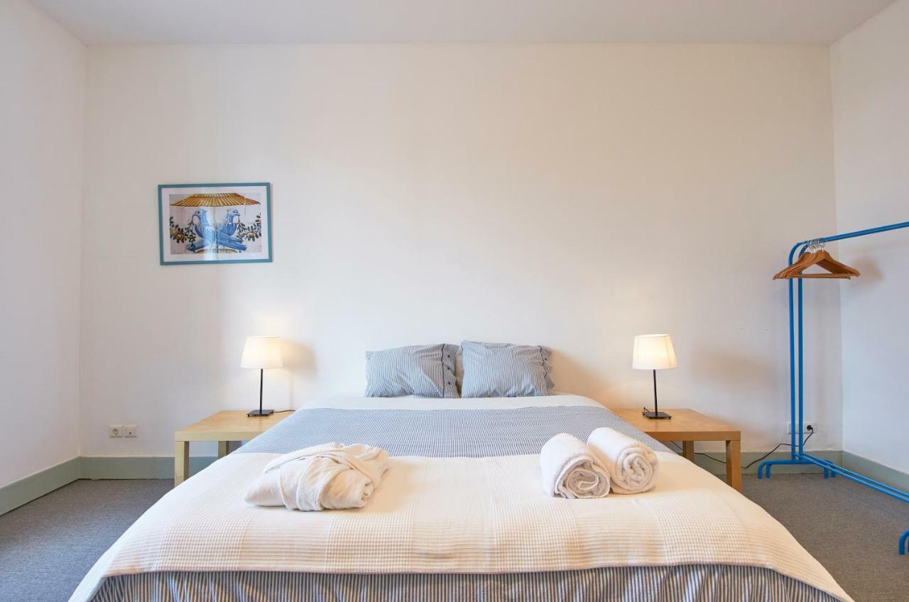 Double Room with Shared Bathroom,864189902:JPEG