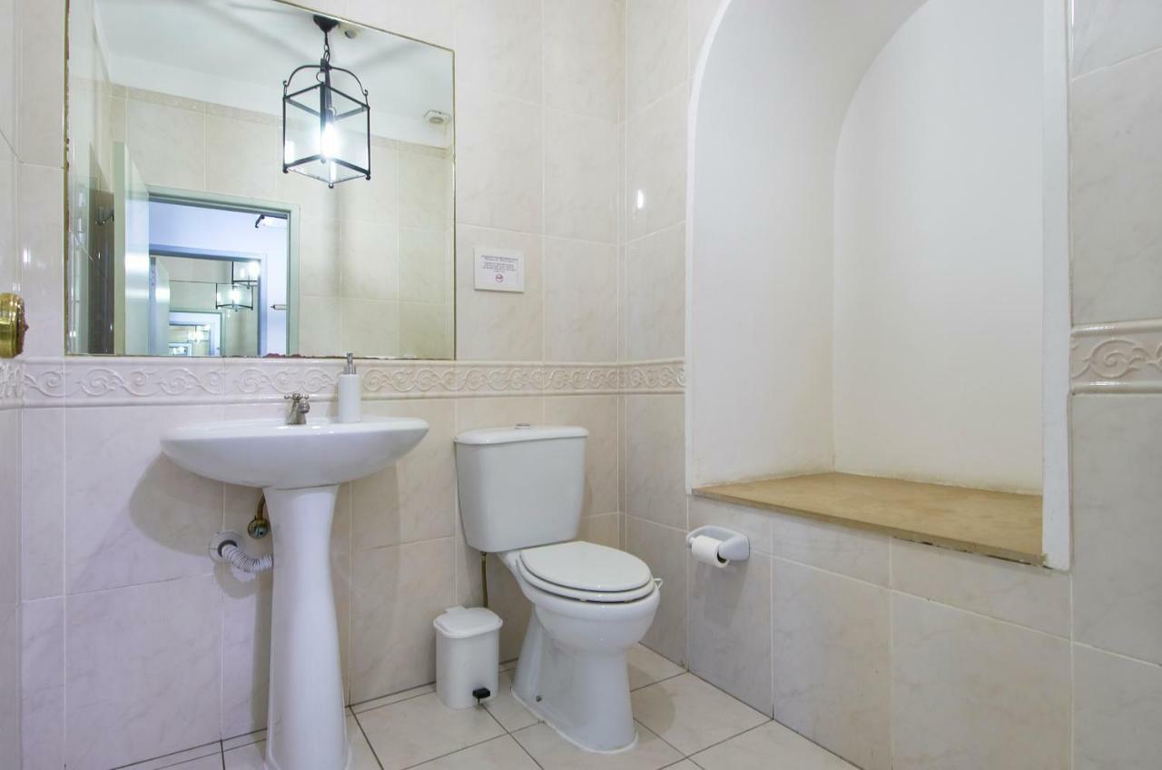 Studio with Garden View with Shared Bathroom,896356045:JPEG