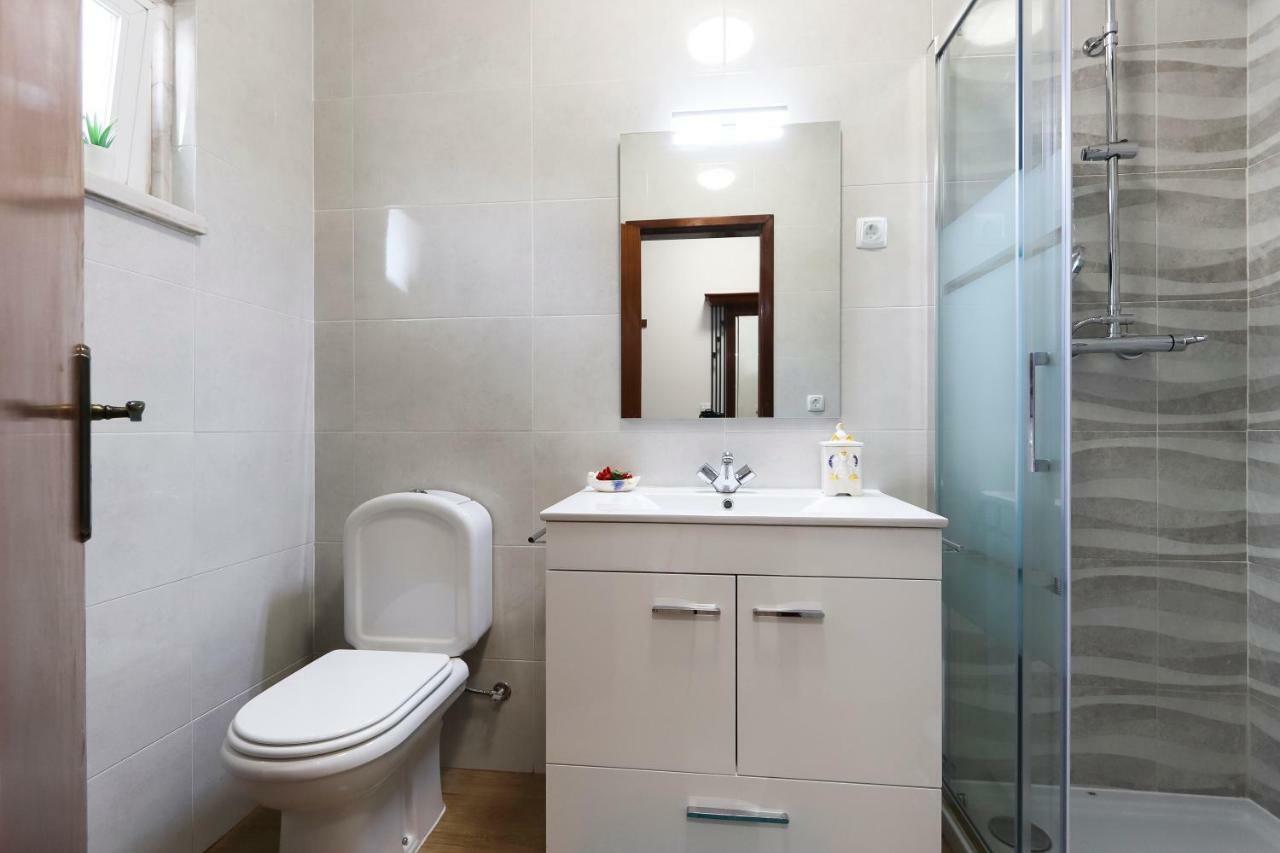 Quarto Duplo com Banheiro Compartilhado