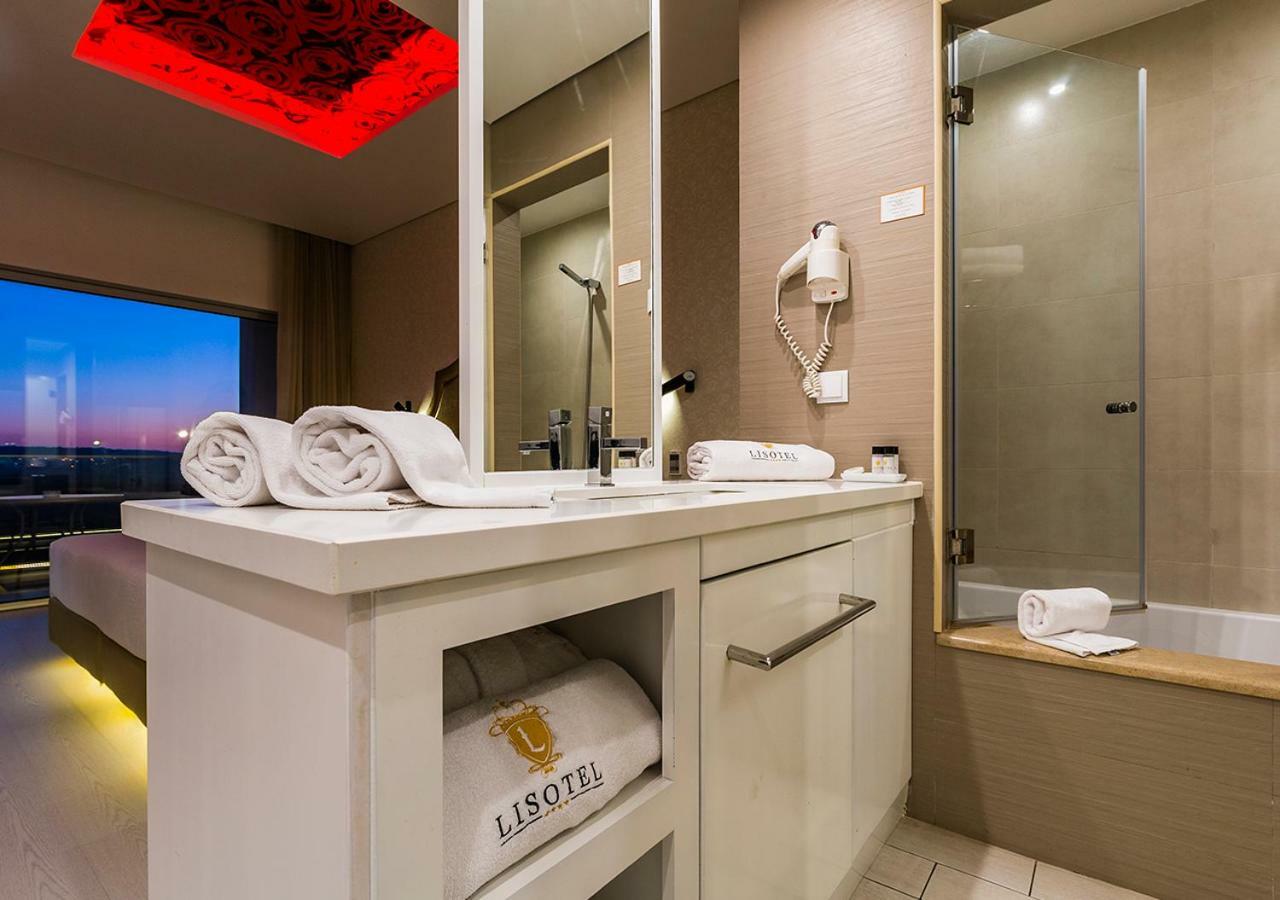 Quarto Duplo com Banheira de Hidromassagem