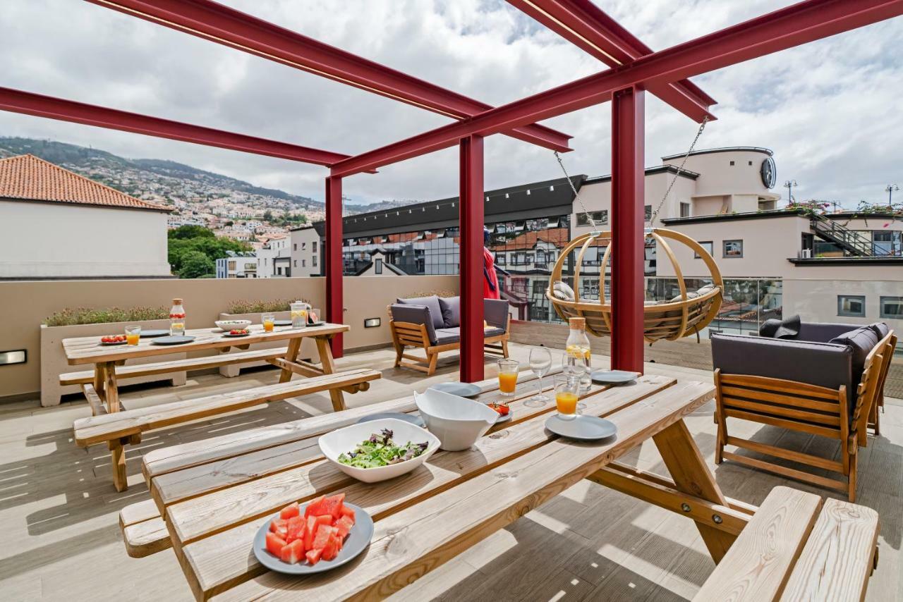 Apartamento com Varanda