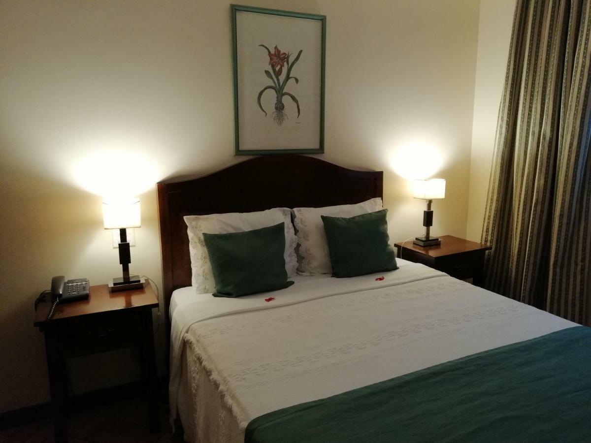 Quarto Individual Econômico