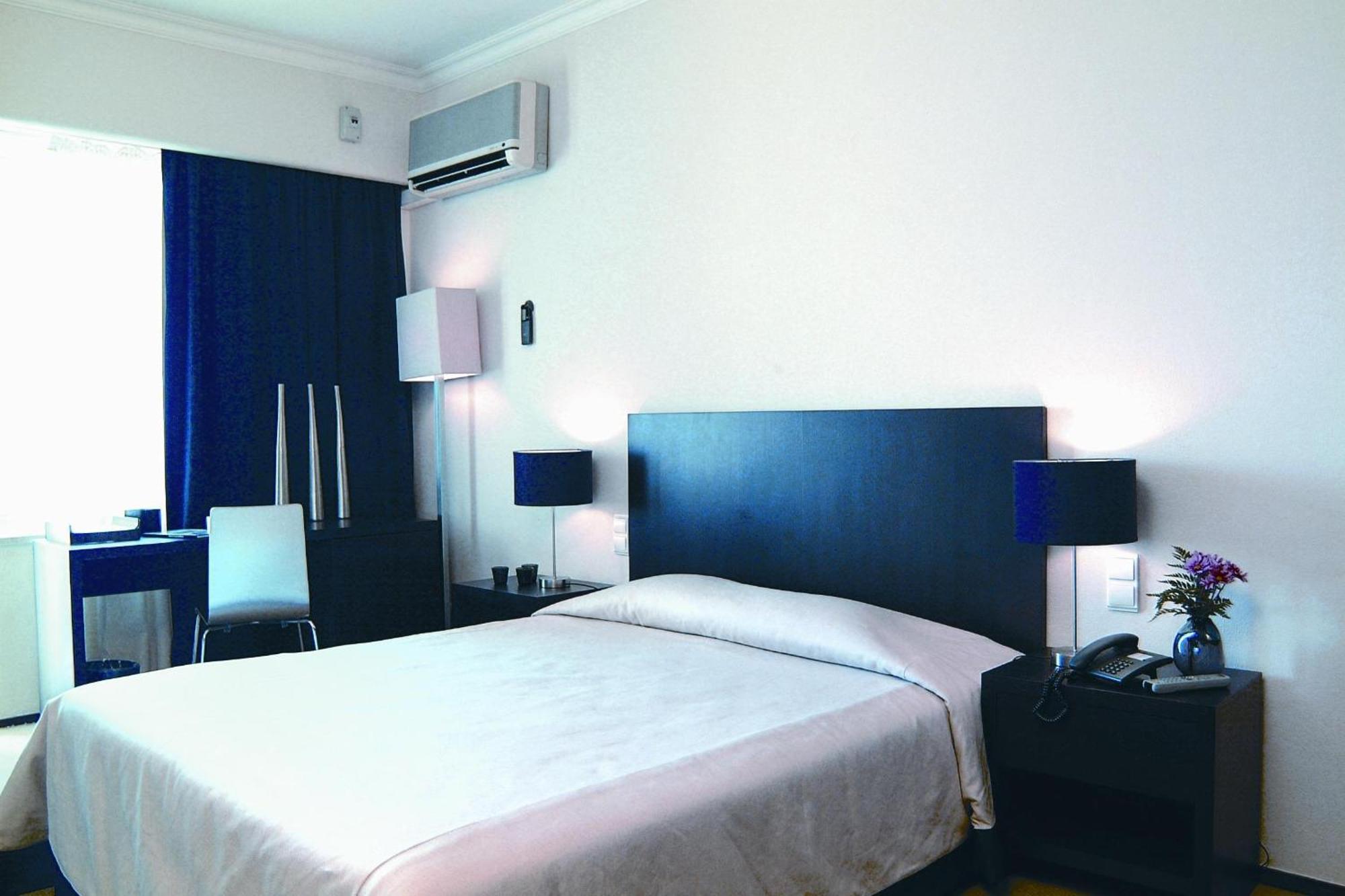 Double or Twin Room Extra Bed Sea View,1209201391:JPEG
