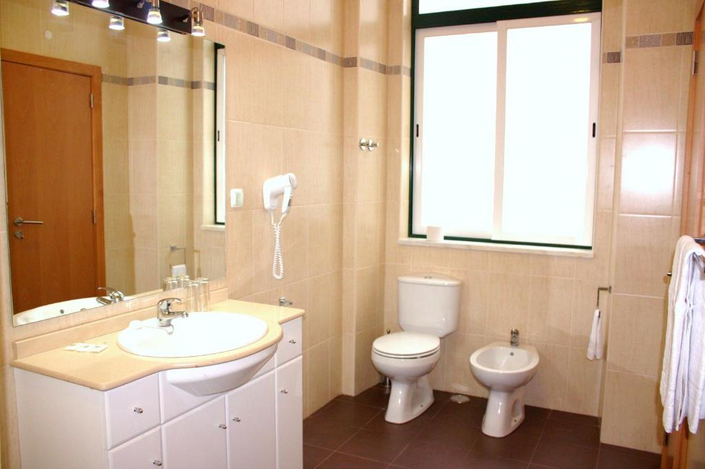 Family Room,1550186512:JPEG