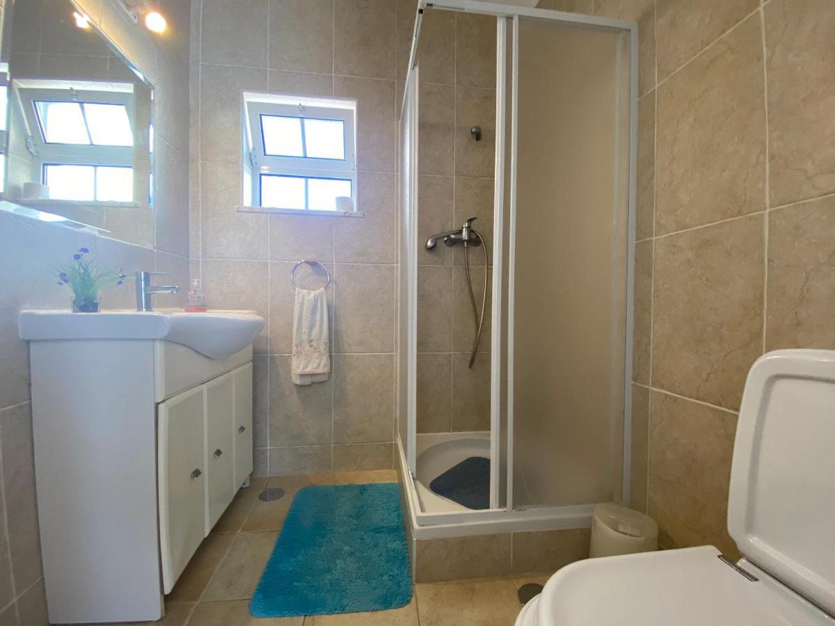 Quarto Duplo com Banheiro Privativo