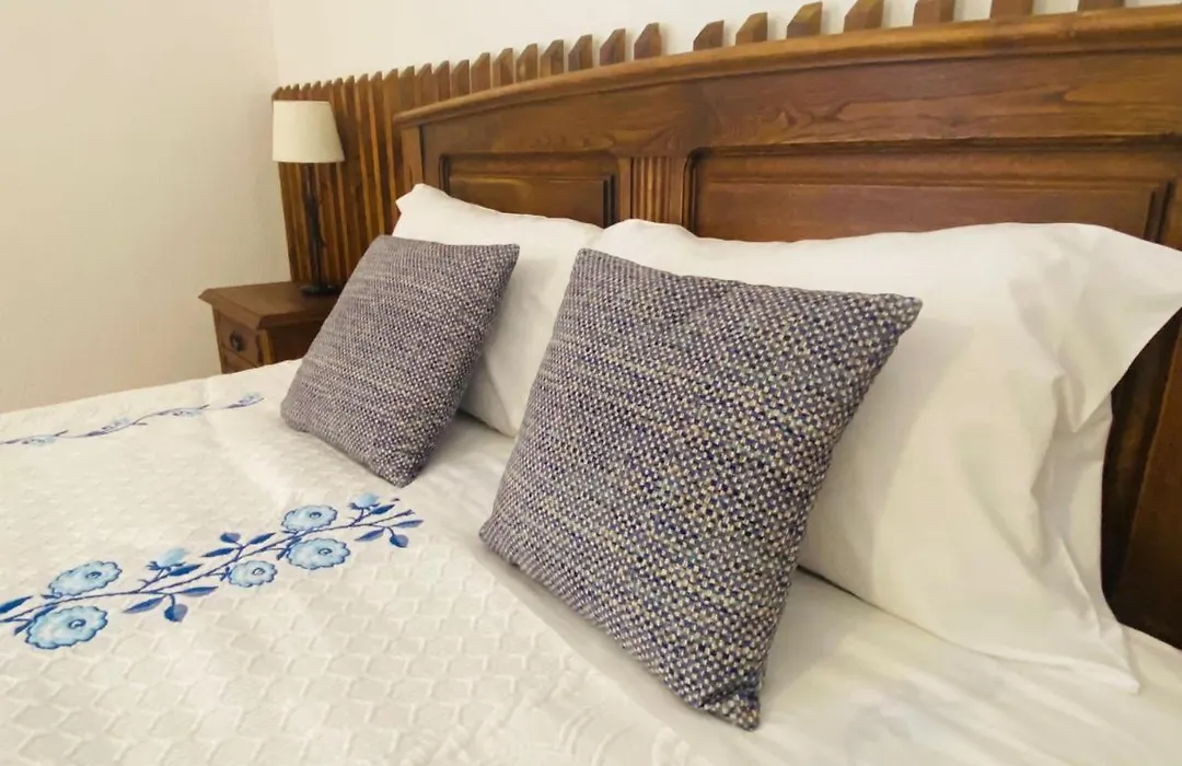 Avis Guesthouse-1