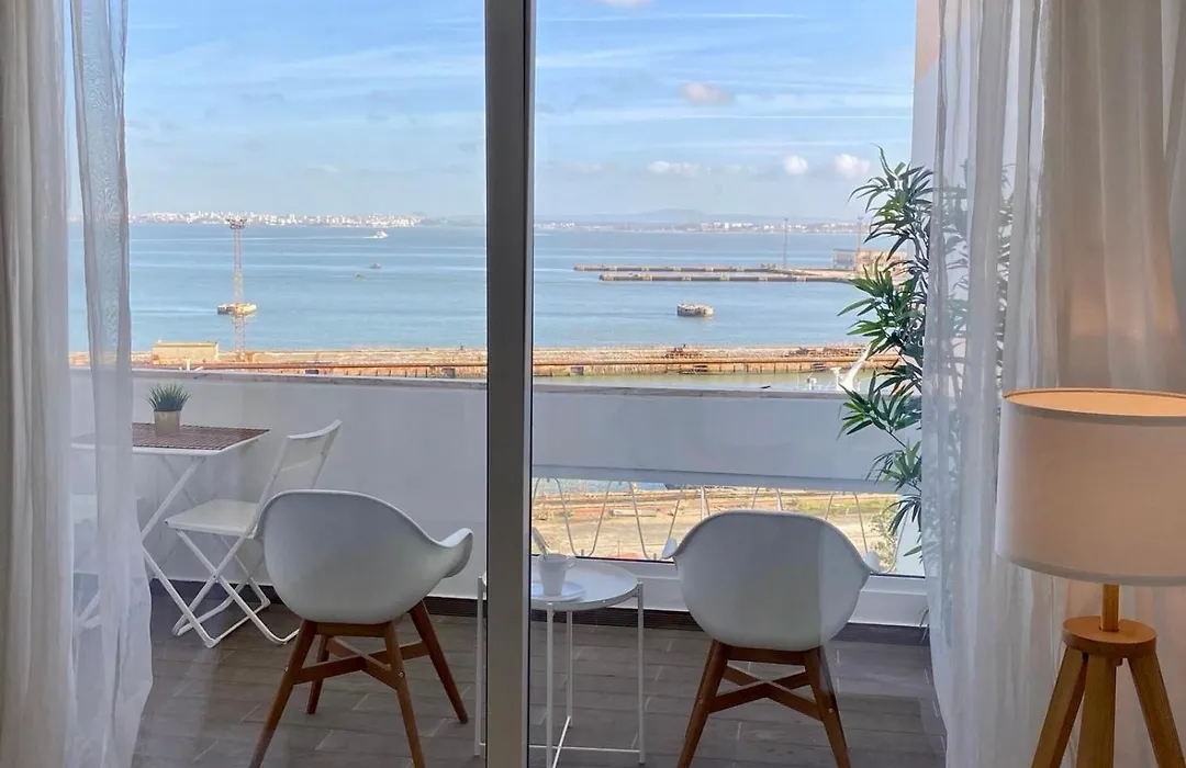 Comfortable Bedrooms In Apartment With River View-1