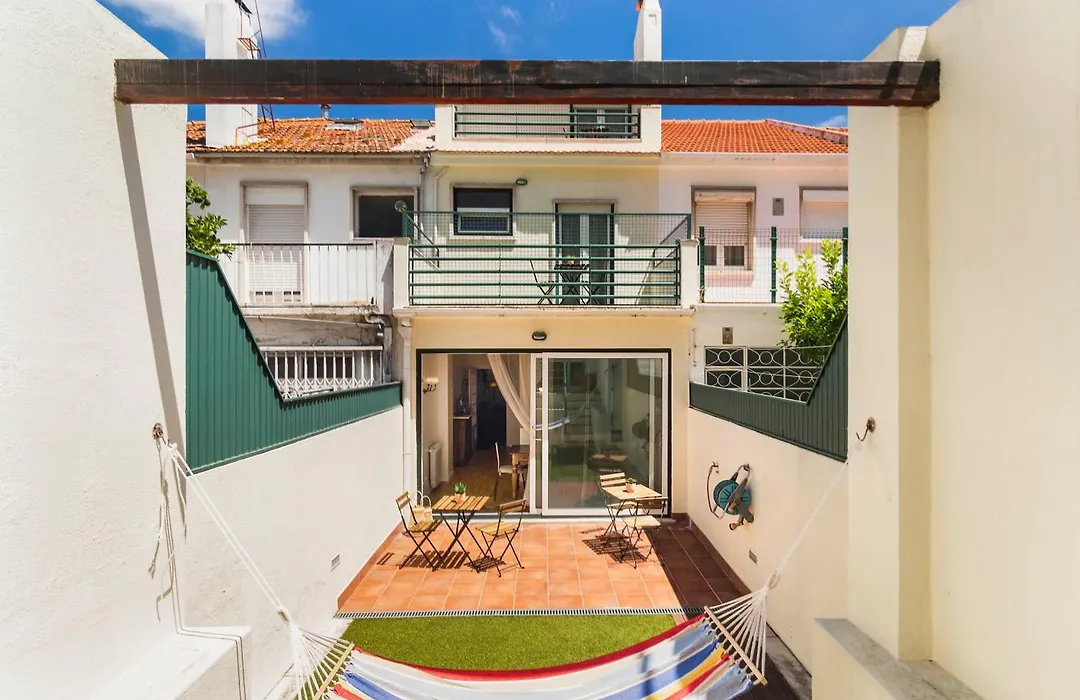 Nesha Guesthouse Lisbon-1
